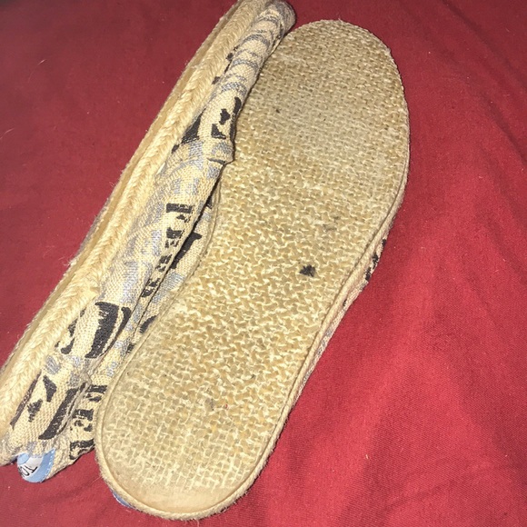 Toms - Picture 3 of 3